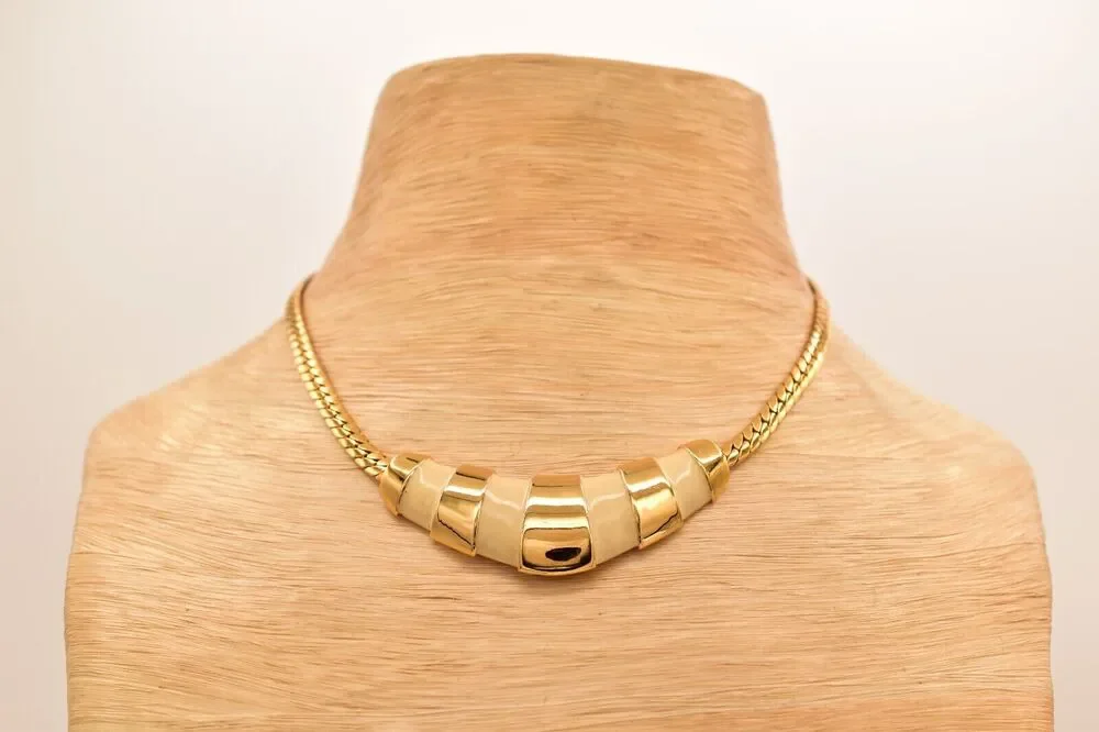 Napier Vintage Collar Necklace Off White Enamel Gold Tone Chain Signed 80s BinBE